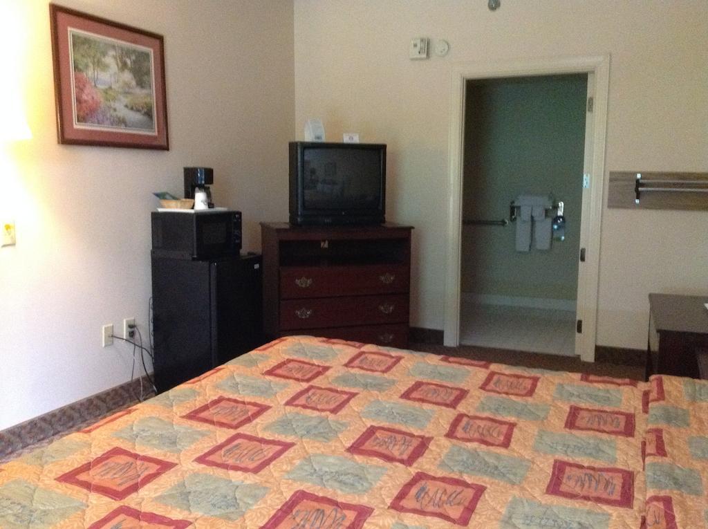 Days Inn - Chapel Hill Ngoại thất bức ảnh