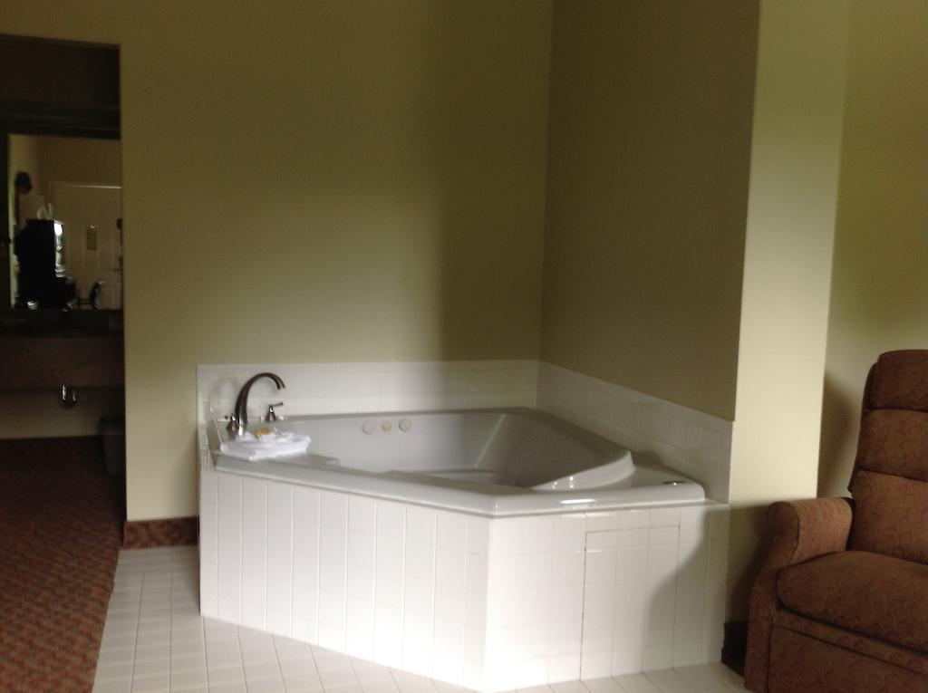Days Inn - Chapel Hill Phòng bức ảnh