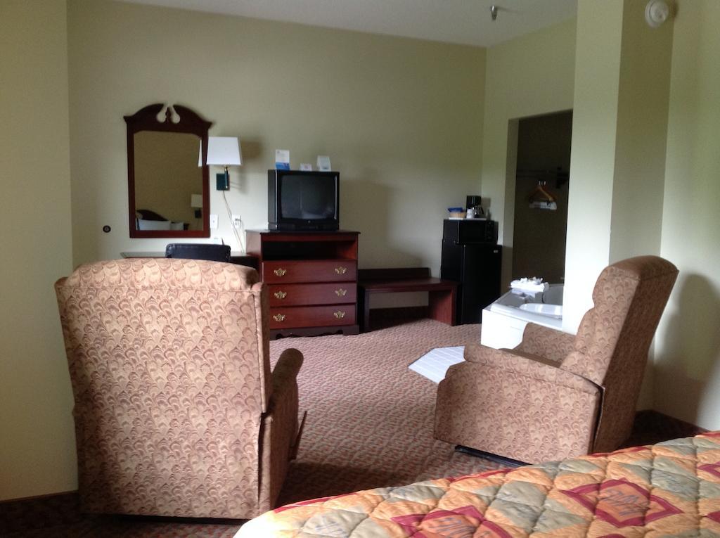 Days Inn - Chapel Hill Phòng bức ảnh