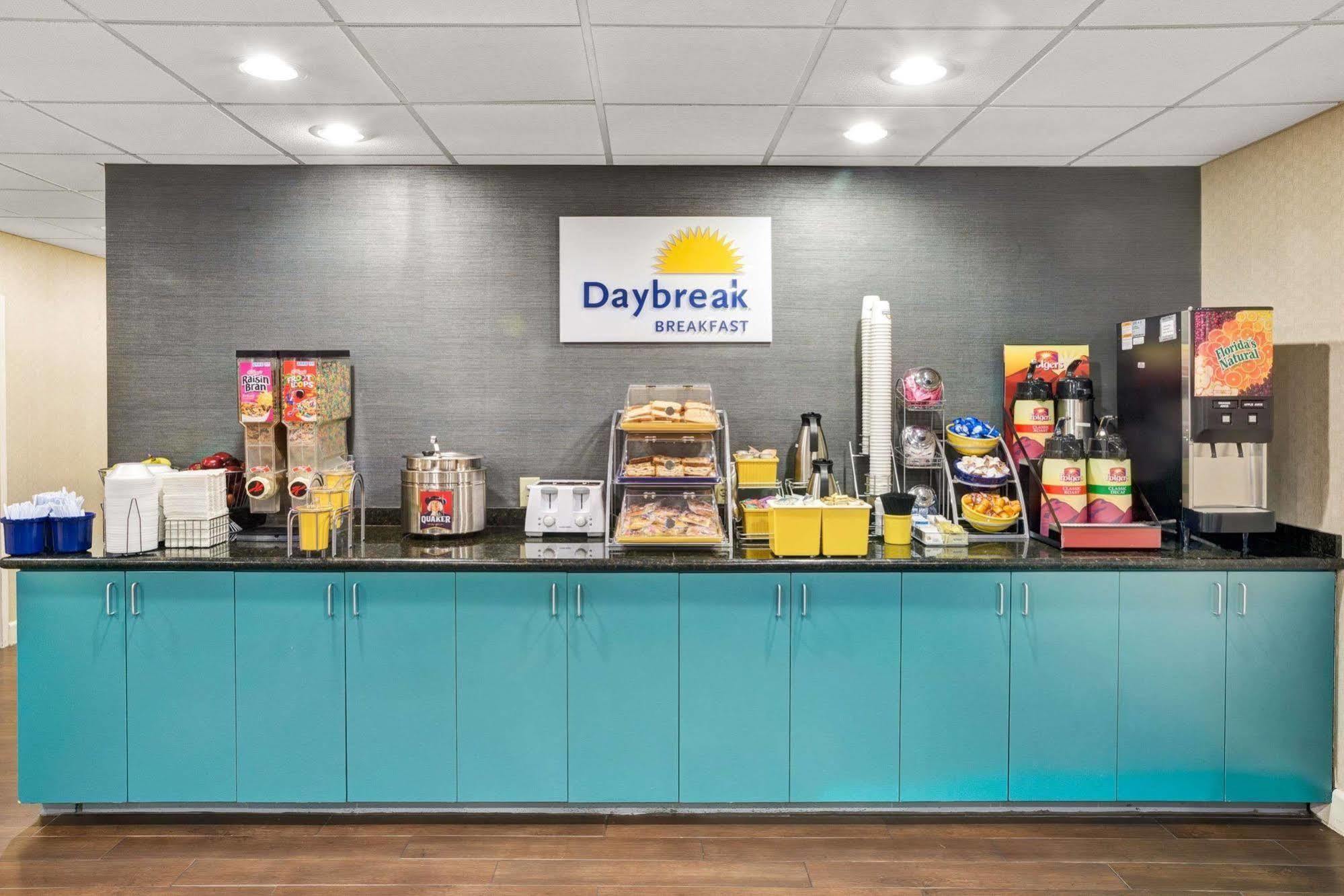 Days Inn - Chapel Hill Ngoại thất bức ảnh